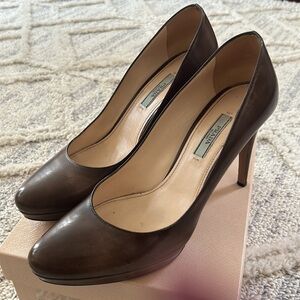 Prada brown pumps